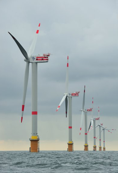 Offshore wind turbines in the North Sea (Photo: Yves Adams / Vilda)